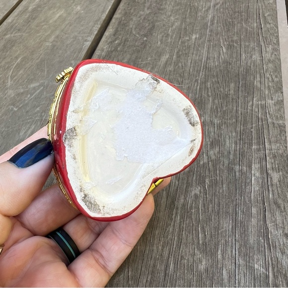 Porcelain Santa Christmas Heart Shaped Trinket Box - Picture 6 of 9